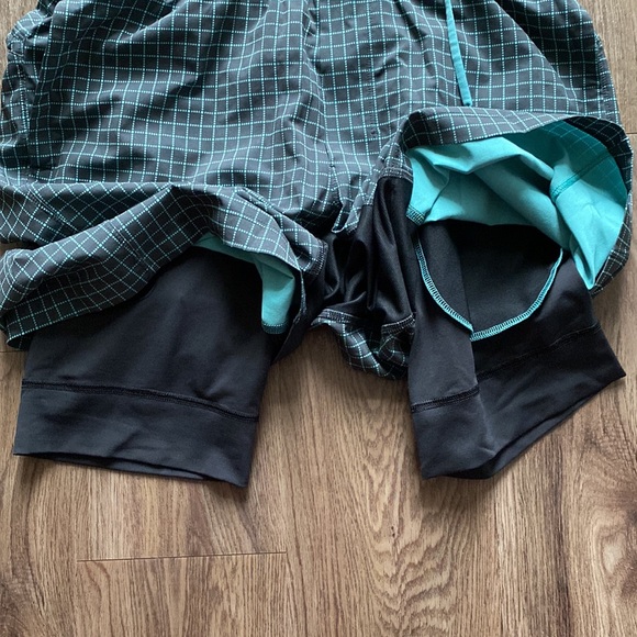 Lululemon T.H.E. Lined Shorts 9” EUC - Picture 7 of 11